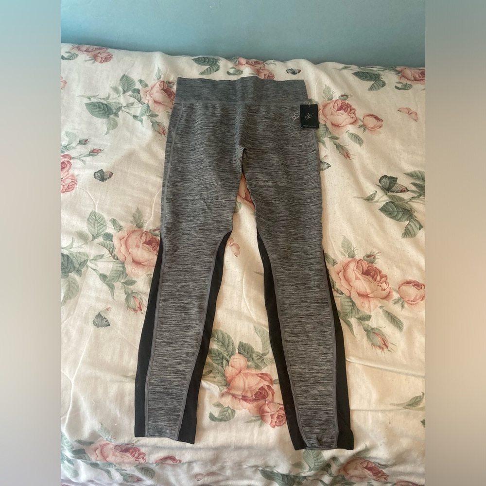 Oto Active Wear woman’s workout leggings size L/Xl brand New